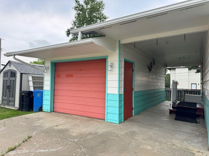 Property Photo:  10713 105 Avenue  AB T0H 1L0 