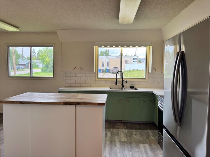 Property Photo: 10713 105 Avenue AB T0H 1L0