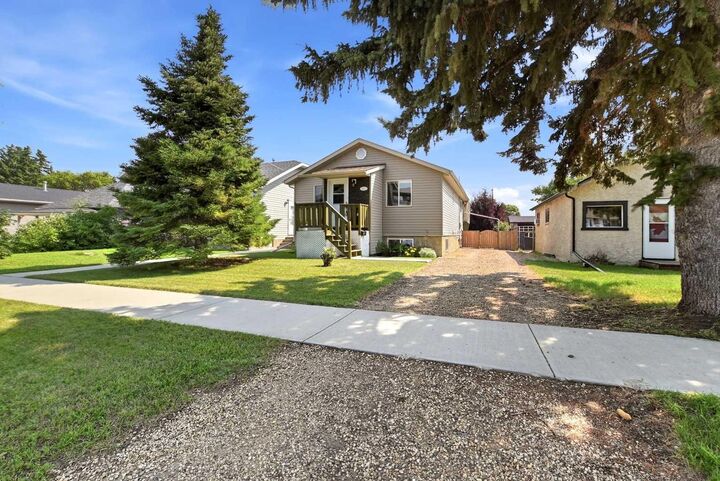 Property Photo: 5431 55 Avenue AB T4L 1M1