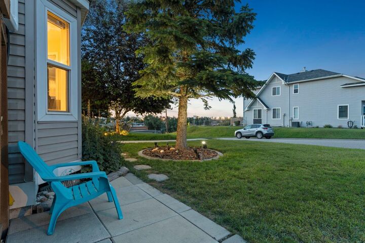 Property Photo:  7865 24 Street SE  AB T2C 0Z2 