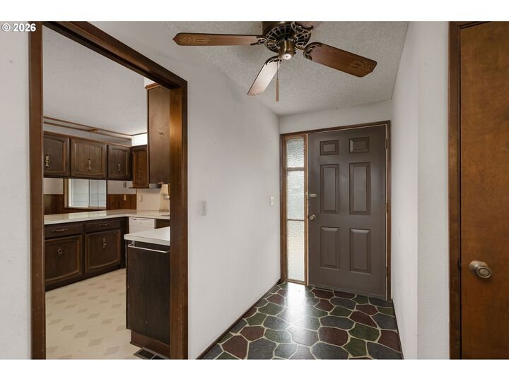 Property Photo:  15515 Henrici Rd  OR 97045 