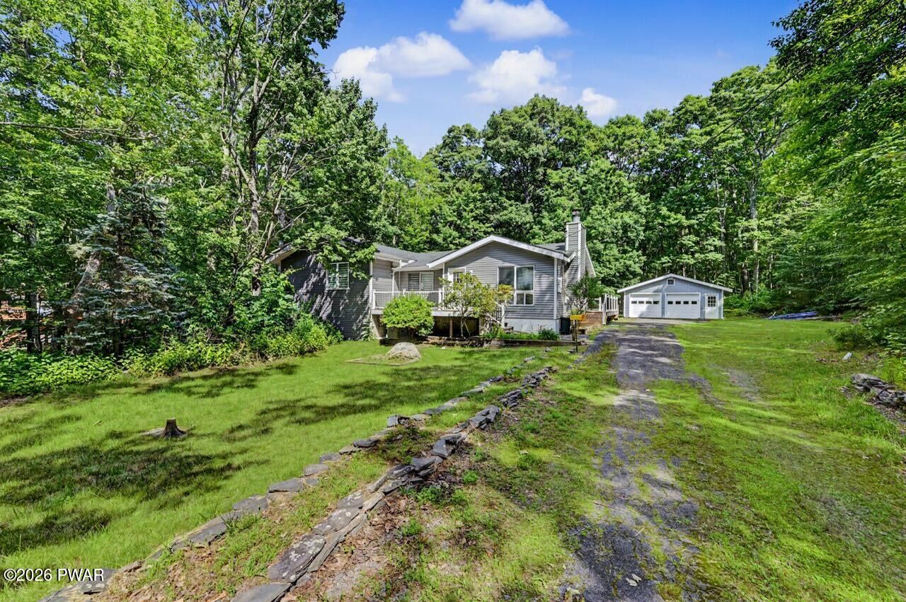 Property Photo:  127 Lone Pine Bay Road  PA 18428 