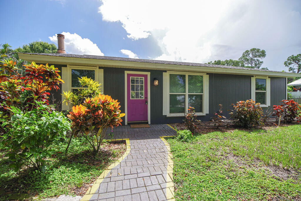 Property Photo:  2046 54th Avenue  FL 32966 