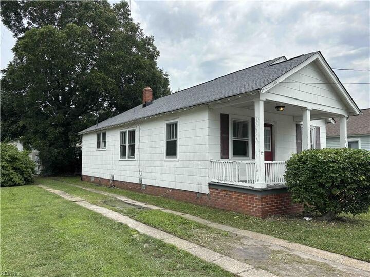Property Photo:  386 Leeland Ave  VA 23661 