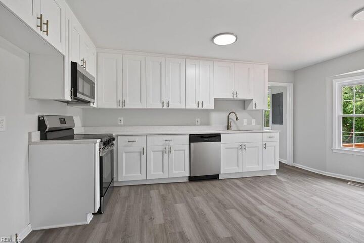 Property Photo:  403 Dunham Massie Dr  VA 23669 