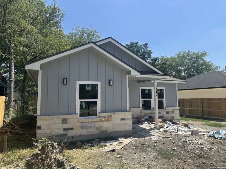 Property Photo:  1910 Lennon Ave  TX 78223 