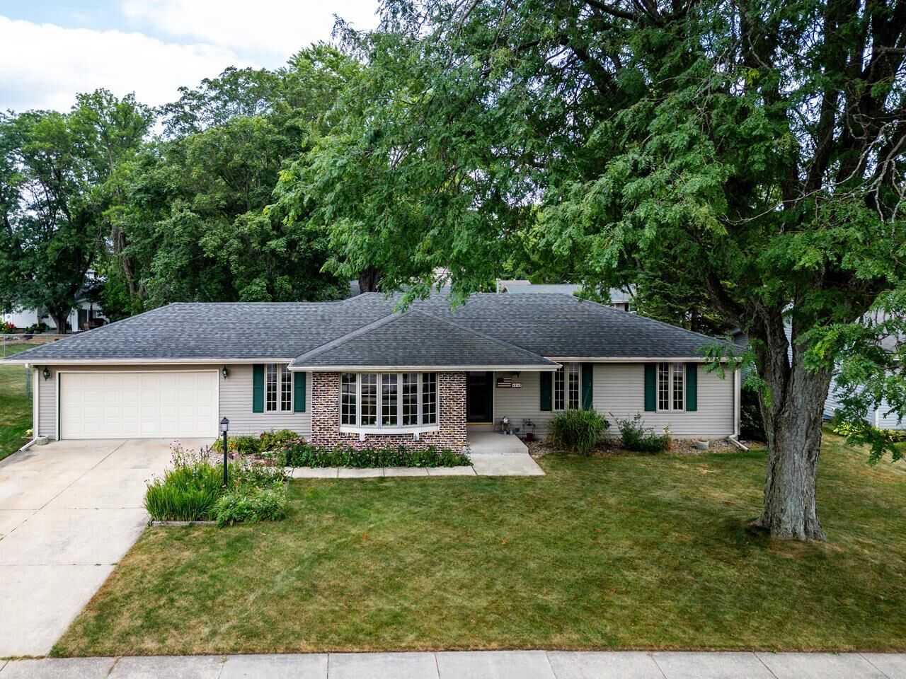 Property Photo:  842 N Wright Road  WI 53546 
