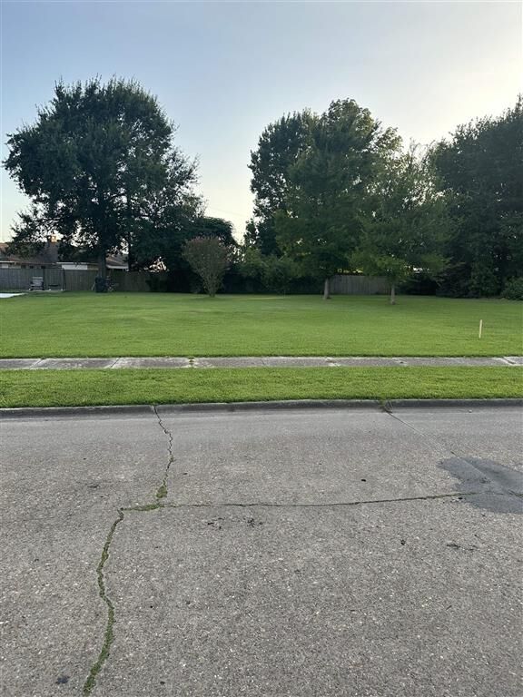 Property Photo:  East End Avenue  LA 70663 