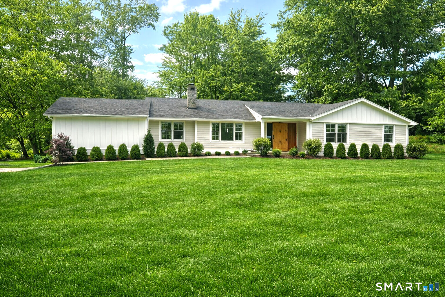 Property Photo:  