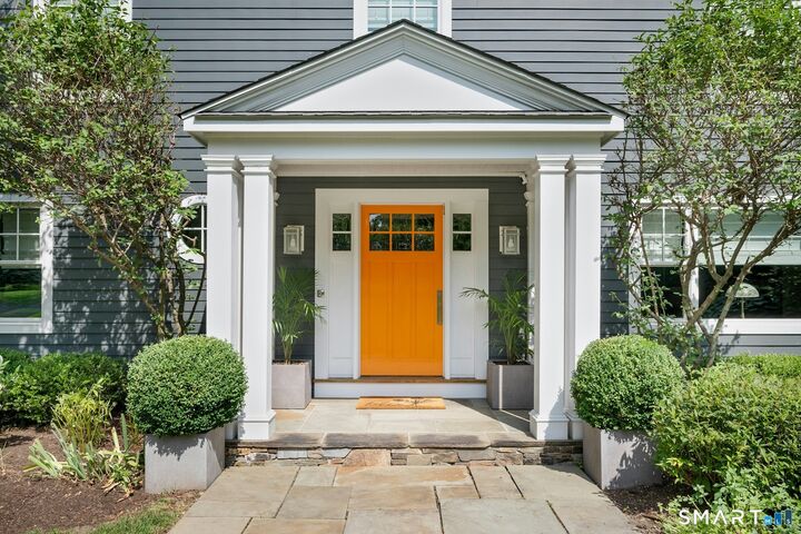 Property Photo:  129 Emery Drive East  CT 06902 