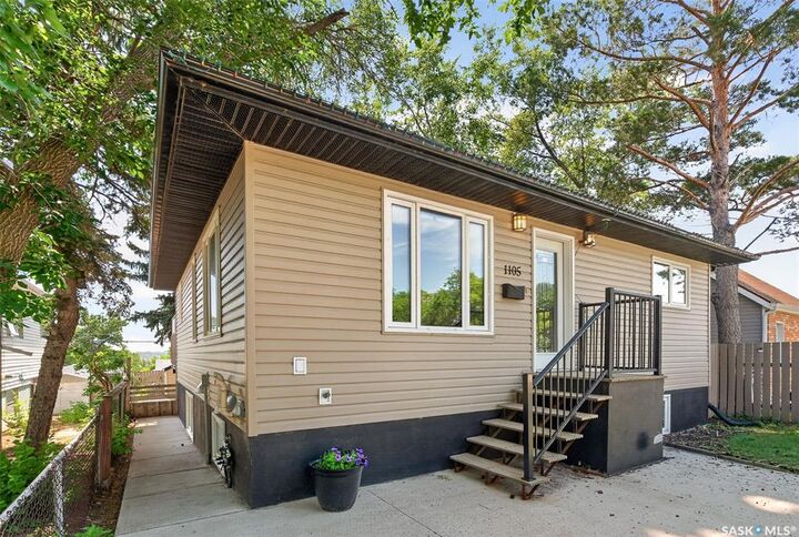 Property Photo: 1105 Hochelaga Street W SK S6H 2J3