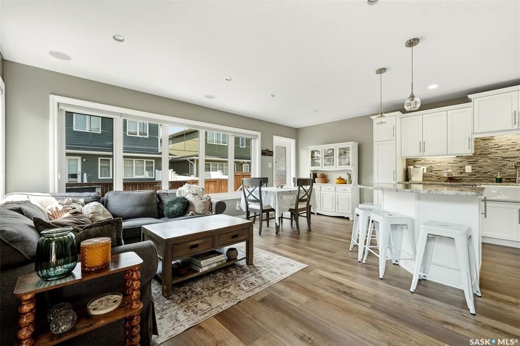 Property Photo: 4002 Sandhill Crescent 213 SK S4V 3J1