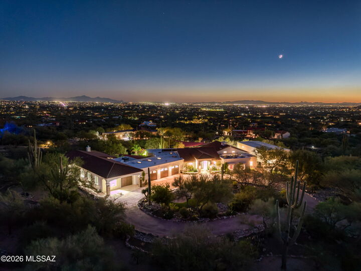 Property Photo:  5300 N Avenida De La Colina  AZ 85749 