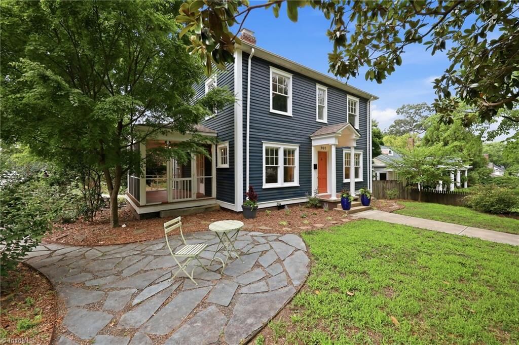 Property Photo:  901 Fairmont Street  NC 27401 