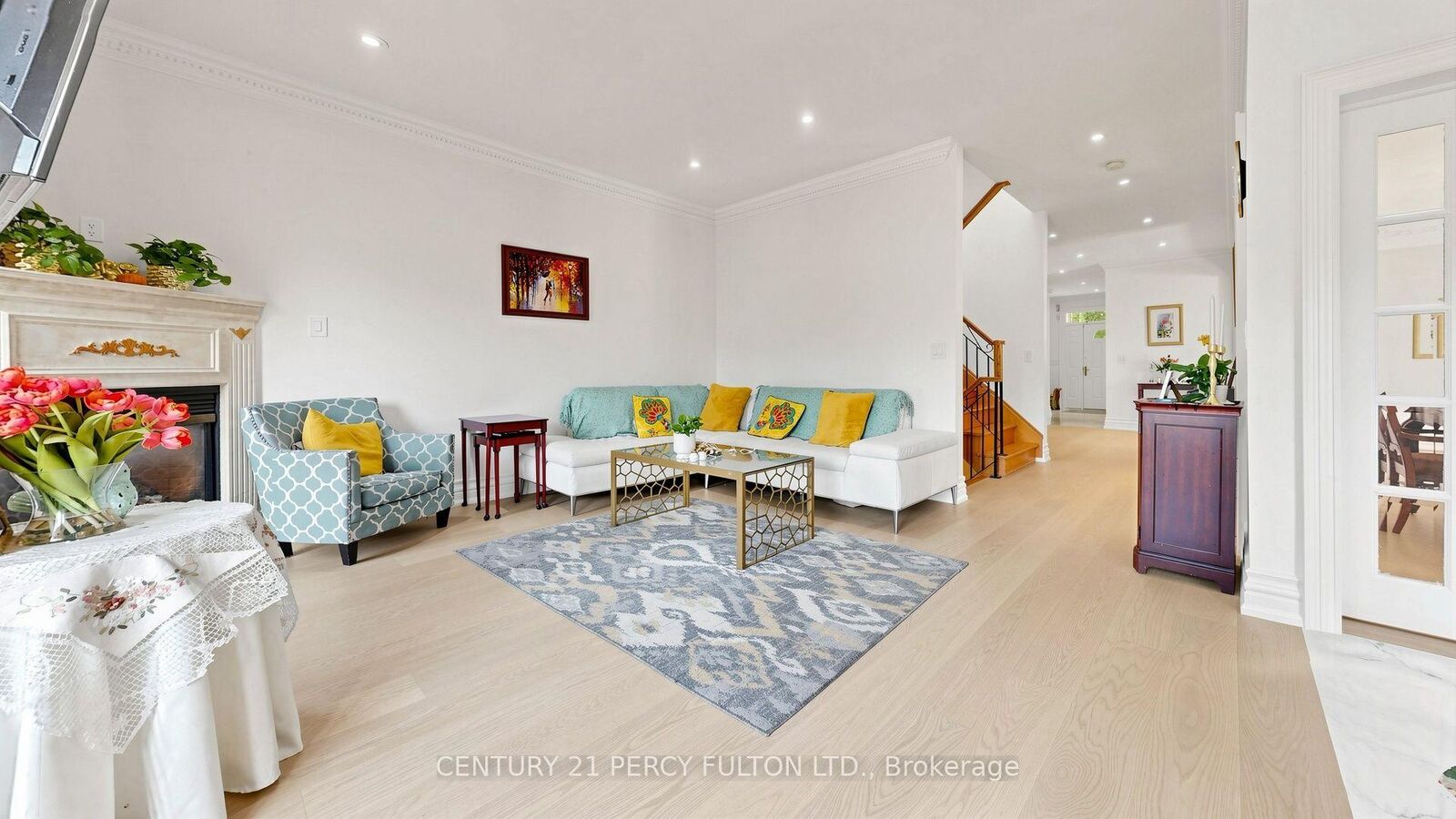 Property Photo:  372B Hounslow Avenue  ON M2R 1H6 