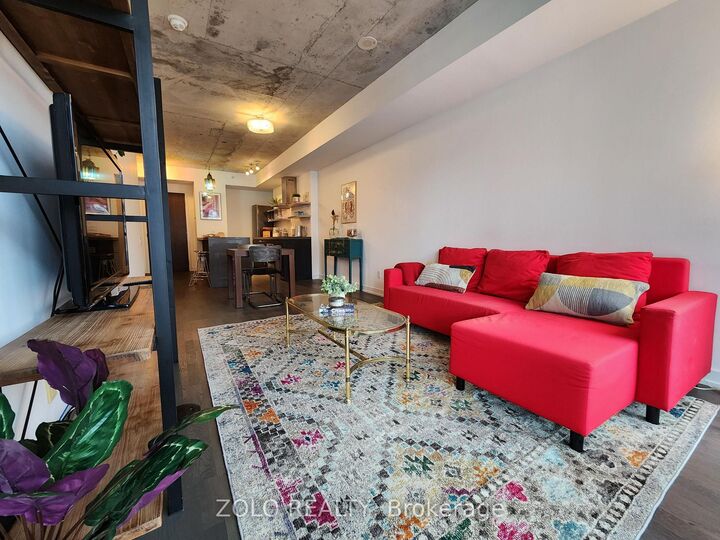 Property Photo:  