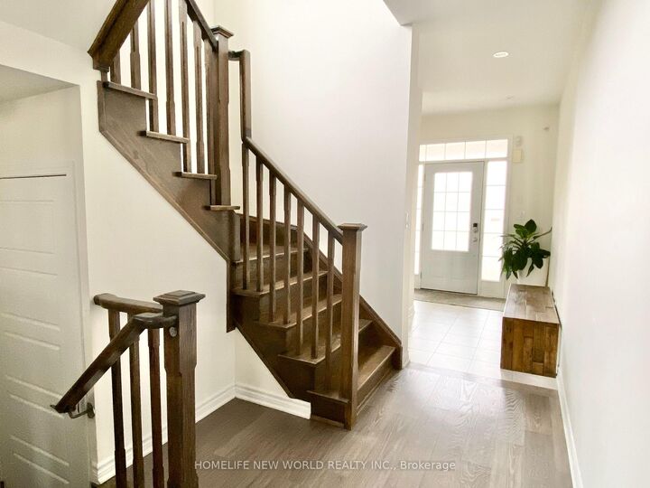 Property Photo:  46 Major Crescent  ON L4G 0X5 
