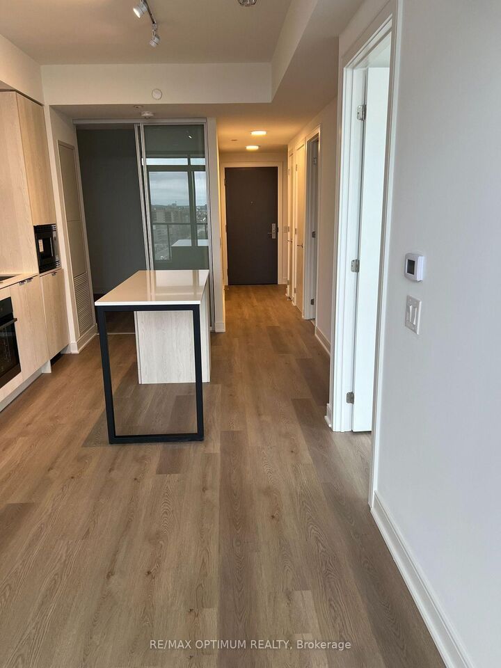 Property Photo:  86 Dundas Street E 1516  ON L5A 0B1 