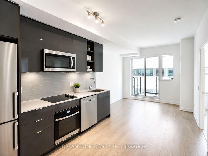 Property Photo:  543 Richmond Street W 1424  ON M5V 0W9 