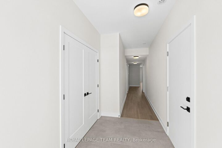 Property Photo:  1120 Moore Street 2  ON K6V 0H2 