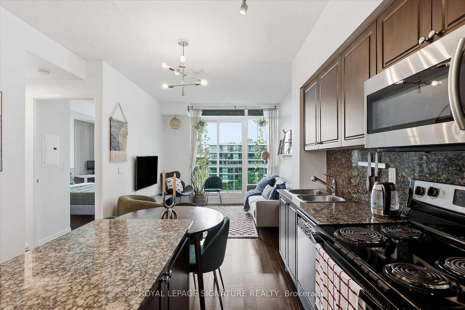 Property Photo:  215 Fort York Boulevard 711  ON M5V 4A2 