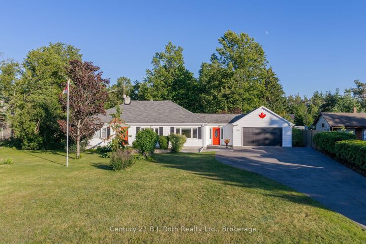 2381 11 Highway — photo 1