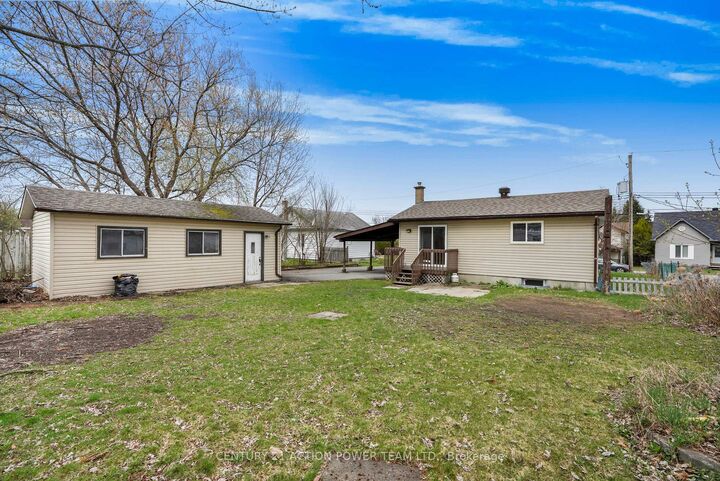 Property Photo: 983 Chapman Street ON K4K 1E6