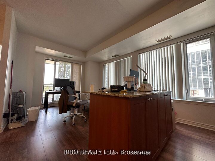 Property Photo: 385 Prince Of Wales Drive 423 ON L5B 0C6