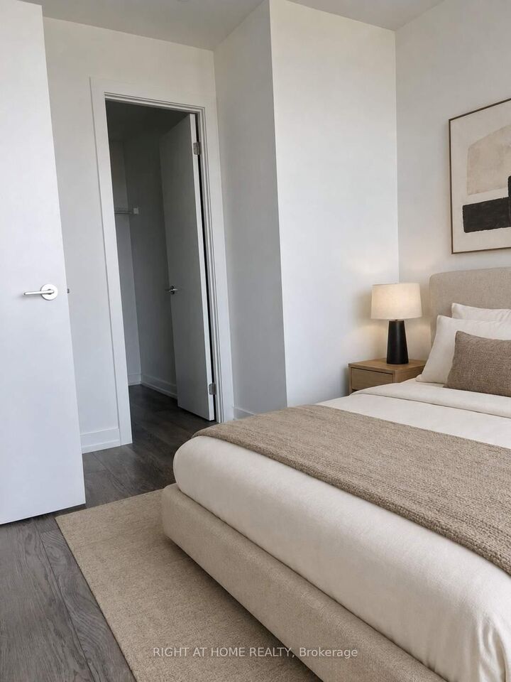 Property Photo:  15 Wellington Street S 1804  ON N2G 0E4 
