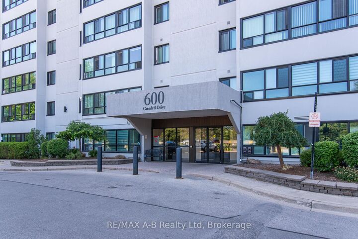 Property Photo:  600 Grenfell Drive W 407  ON N5X 2R8 