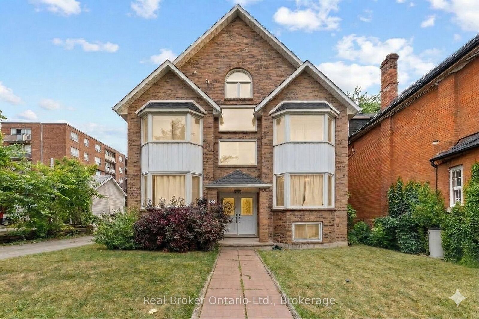 Property Photo:  220 Caroline Street S 1  ON L8P 3L4 