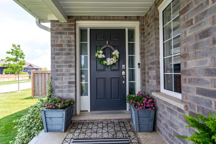 Property Photo: 1 Acorn Trail ON N5R 0H5