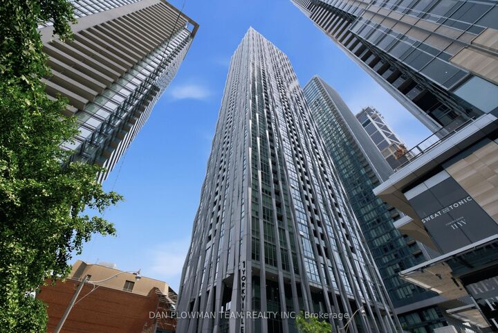1 Yorkville Avenue 901 — photo 1