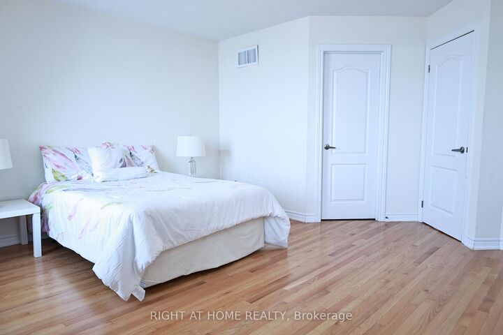 Property Photo: 10971 Woodbine Avenue ON L6C 0X4