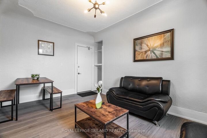 Property Photo: 425 McKenzie Avenue 8 ON N6C 1V5