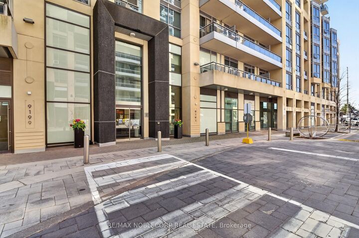Property Photo: 9199 Yonge Street N 102se ON L4C 1H7