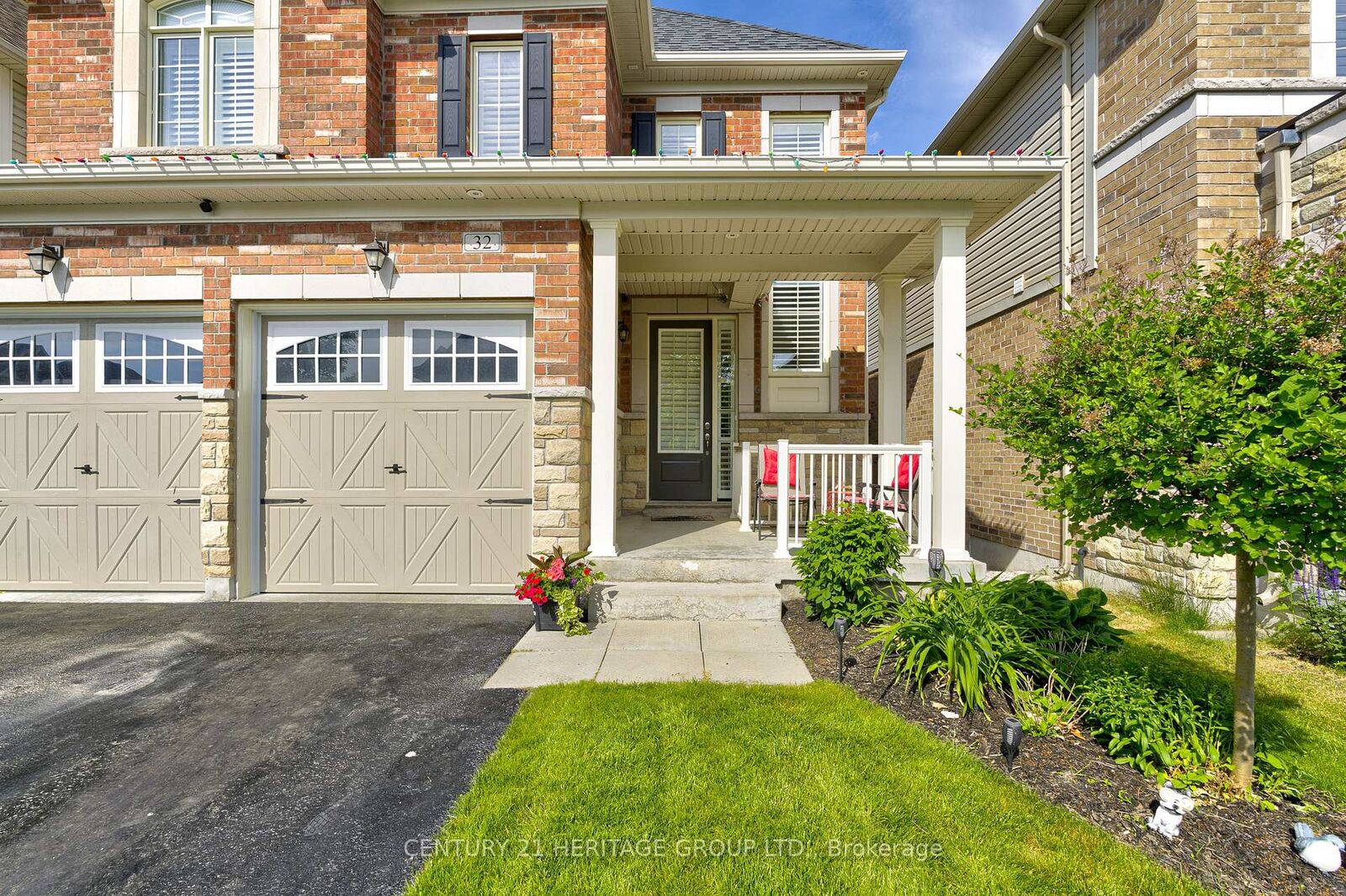 Property Photo:  32 Michaelis Street  ON L9R 0M8 