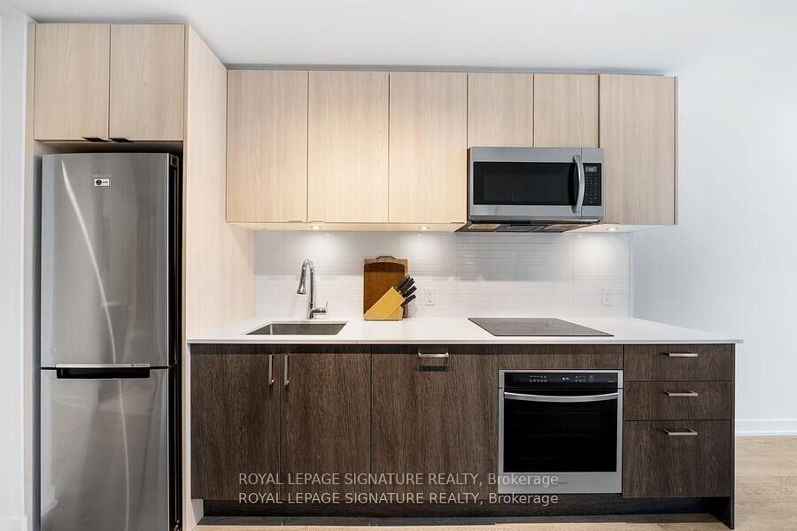 Property Photo: 1928 Lake Shore Boulevard W 2115 ON M6S 0B1