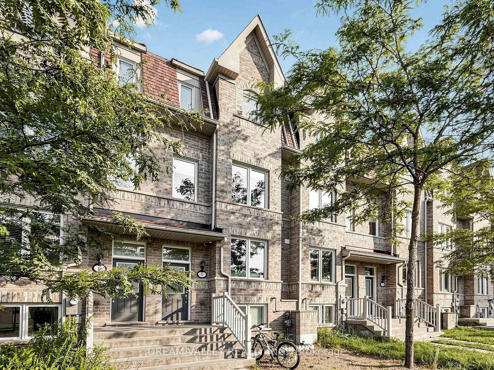 Property Photo: 8 Zezel Way ON M1P 0C3