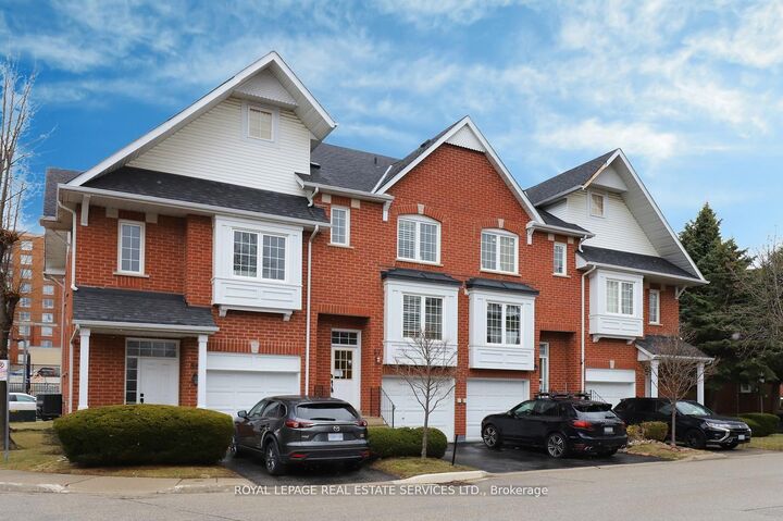 Property Photo: 1575 South Parade Court 67 ON L5M 6E9