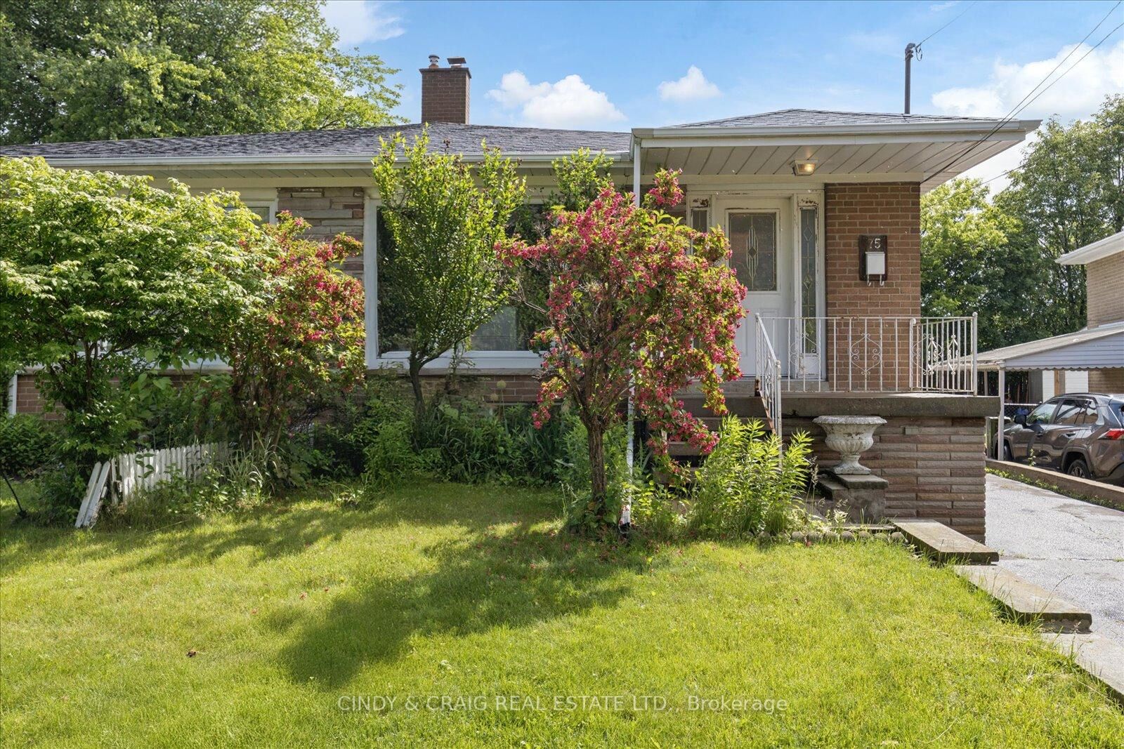 Property Photo:  75 Lochleven Drive  ON M1M 2E9 
