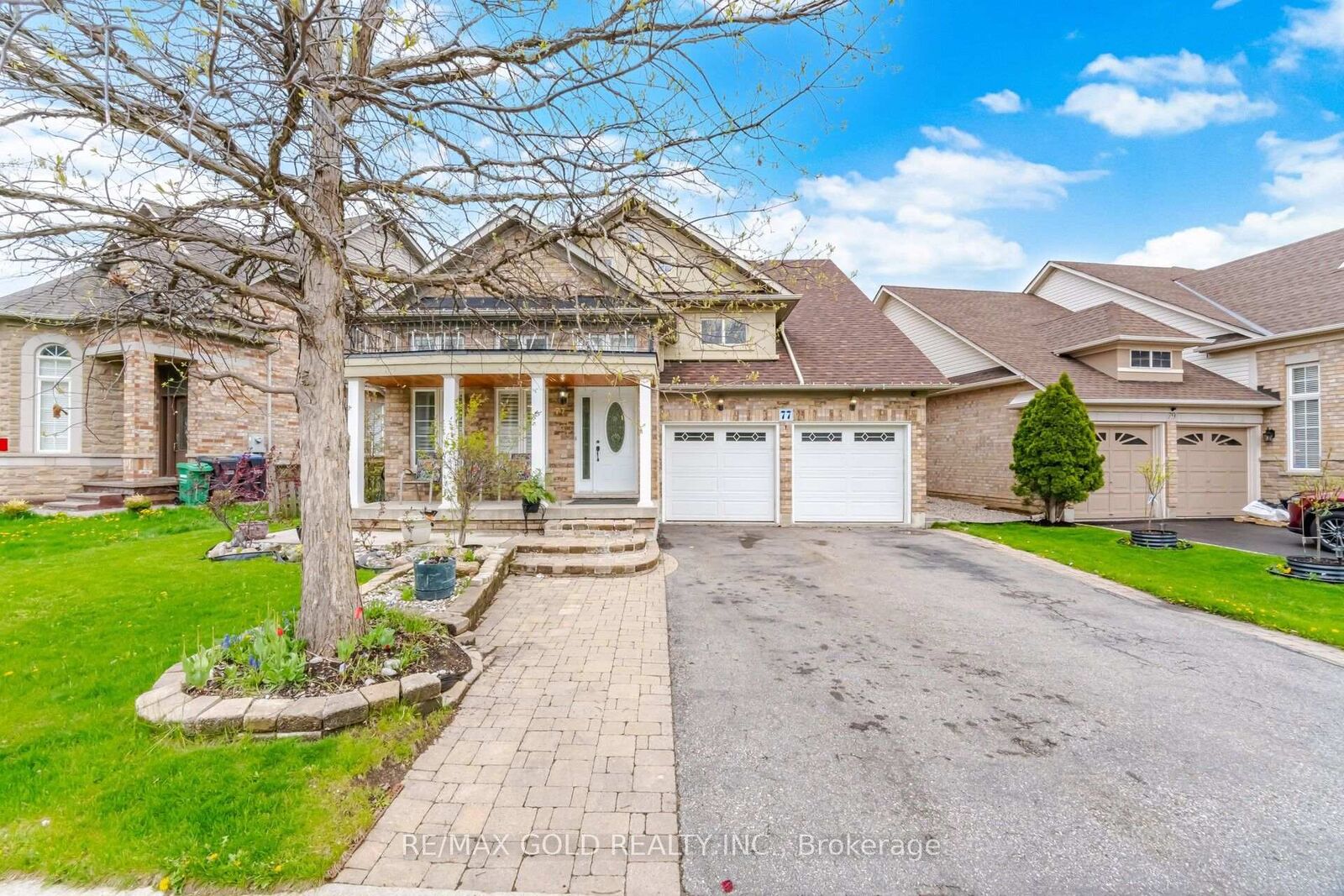 Property Photo:  77 Trailside Walk  ON L6S 6H6 