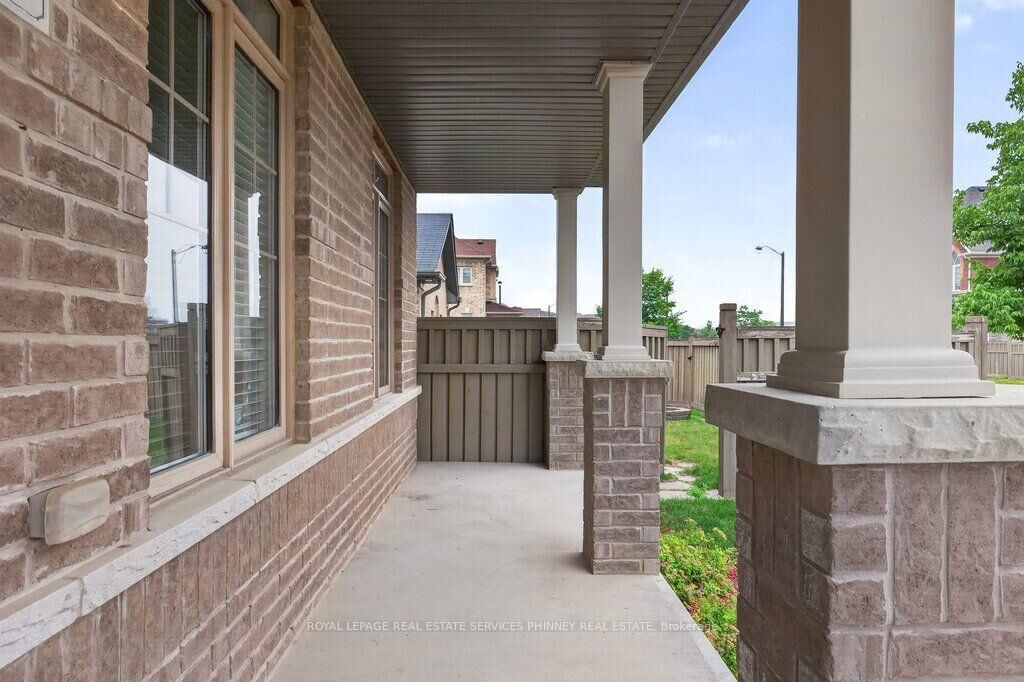 Property Photo:  222 Moody Drive  ON L4H 3Z6 