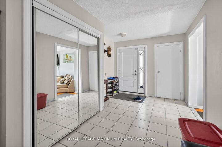 Property Photo: 3 Muzzo Court ON L4L 3K2