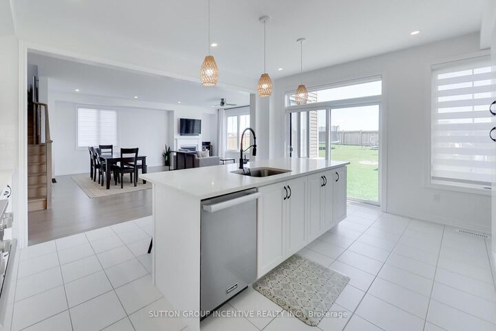 Property Photo: 13 Abbey Crescent ON L9J 0W9