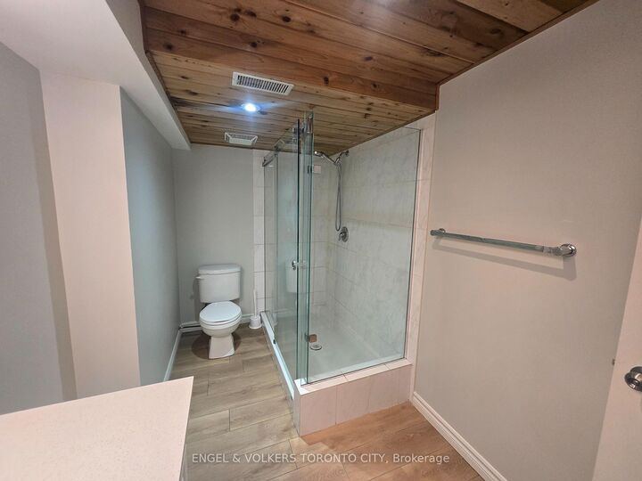 Property Photo:  17 Centre Street B  ON L4N 3L3 
