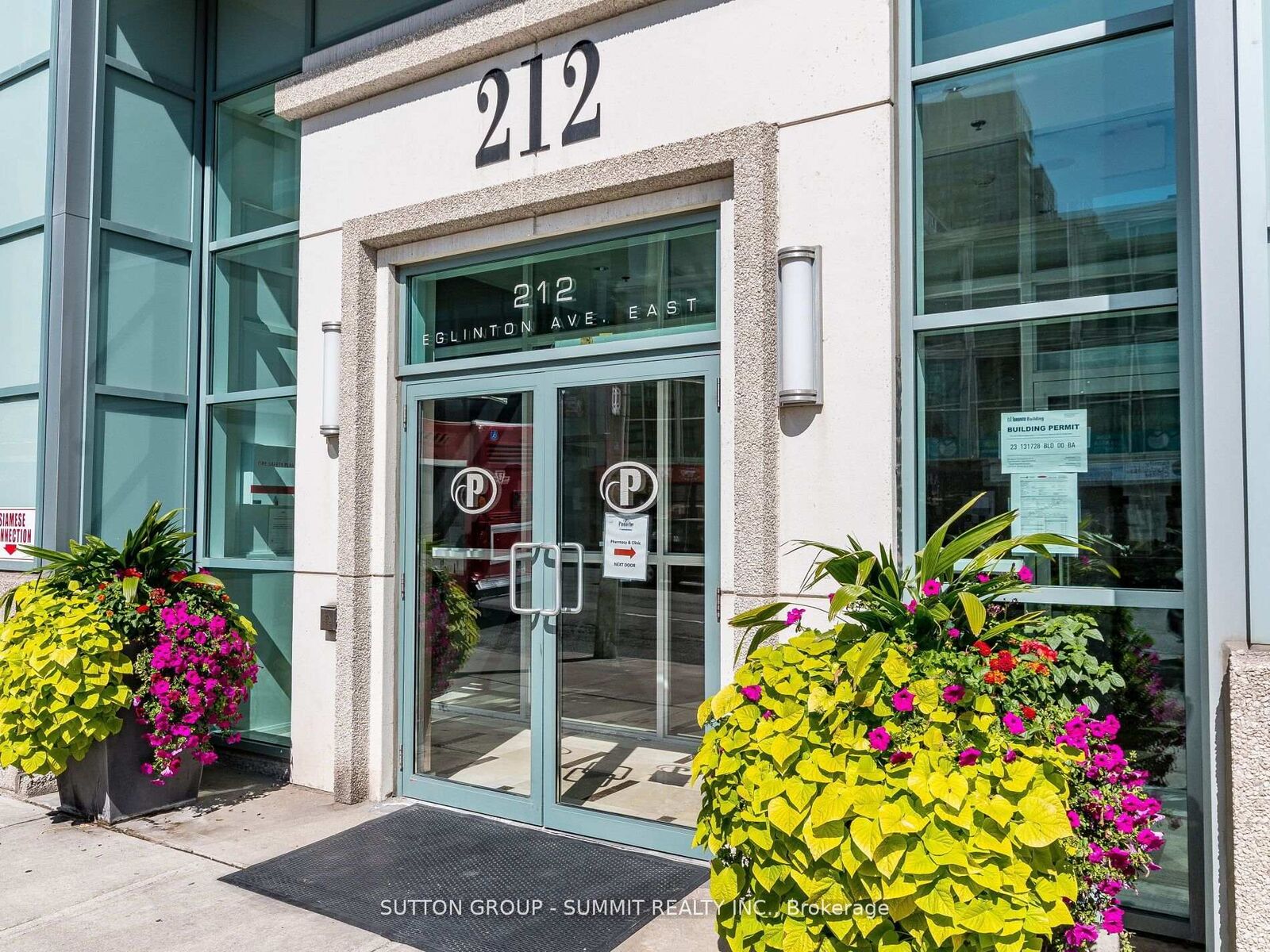 Property Photo:  212 Eglinton Avenue E 1704  ON M4P 0A3 