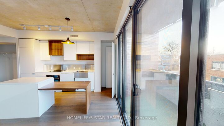 Property Photo:  383 Sorauren Avenue 310  ON M6R 0A4 