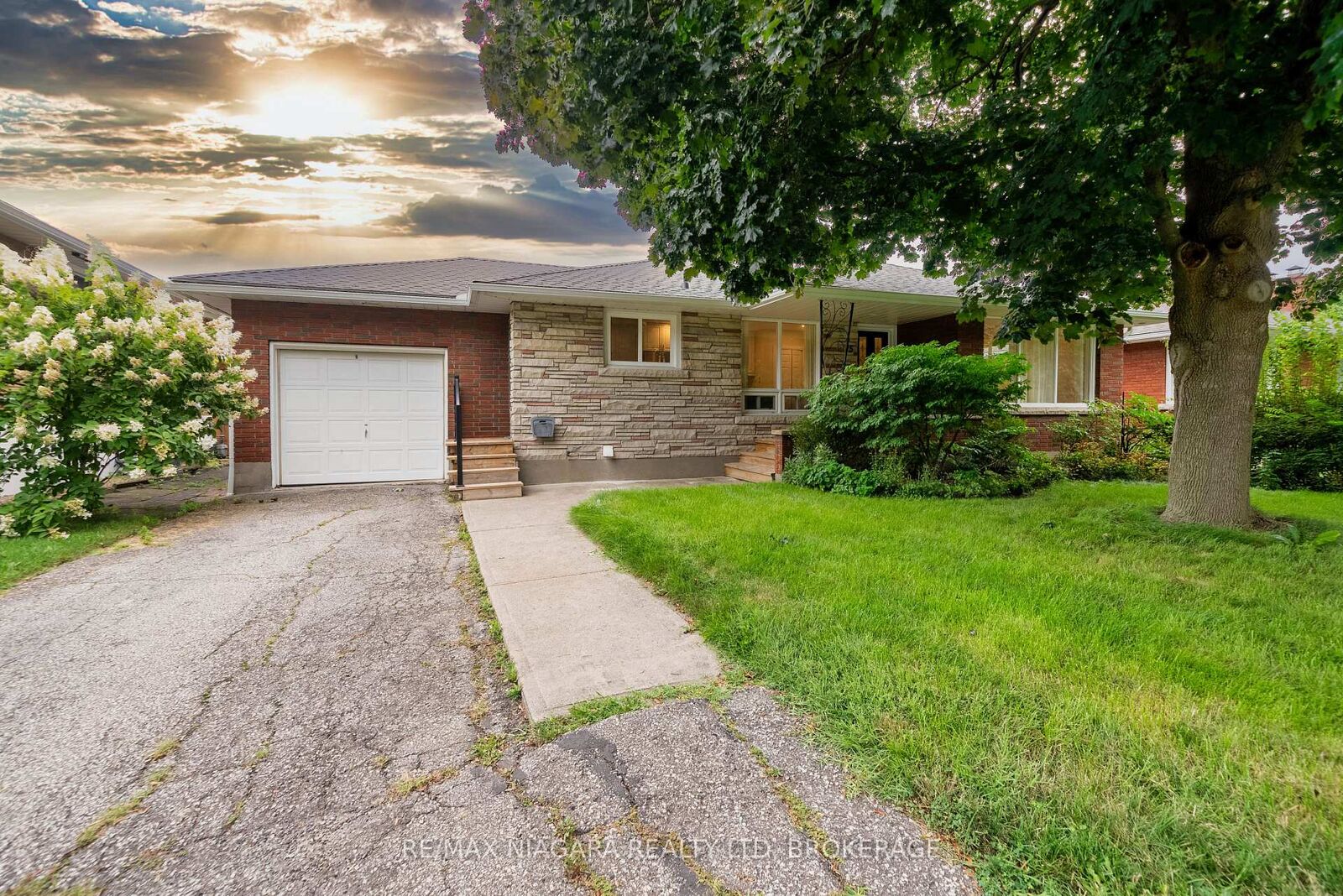 Property Photo: 15 Springbank Drive ON L2S 2K1