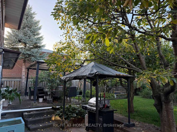 Property Photo: 258 La Rose Avenue ON M9P 1B7